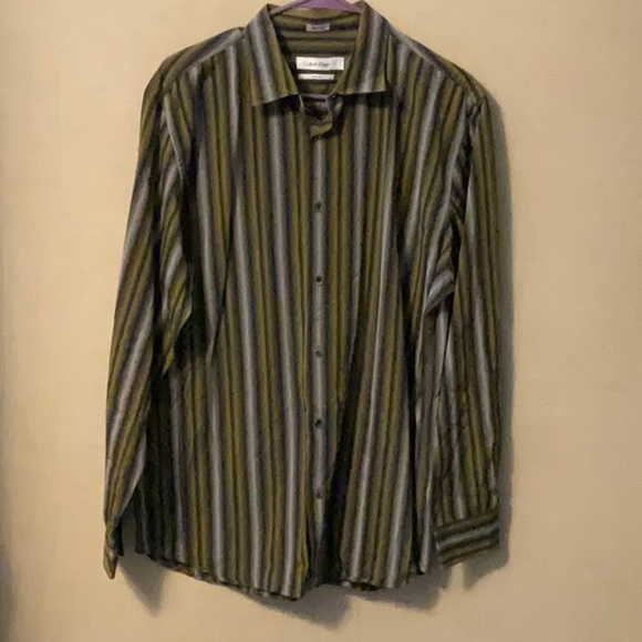 Calvin Klein Green and Brown Casual Button Down Shirt - Picture 1 of 8